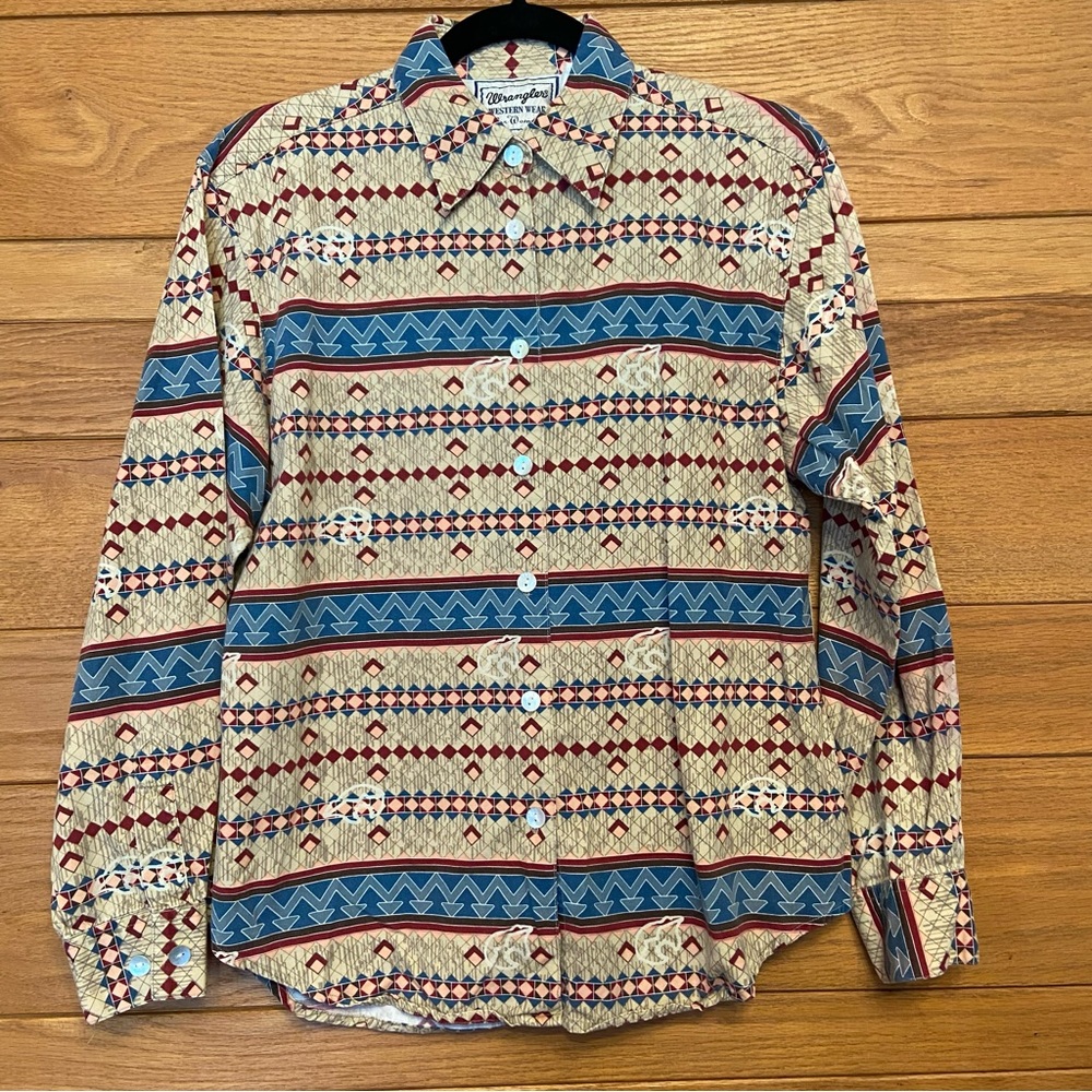 Vintage Wrangler Western Wear for Women southwestern printed button front top